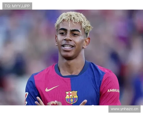 亚马尔与博扬巅峰期对比:巴萨神童成长路径与生涯走向的关键差异分析 亚马尔与博扬巅峰期对比:巴萨神童成长路径与生涯走向的关键差异分析