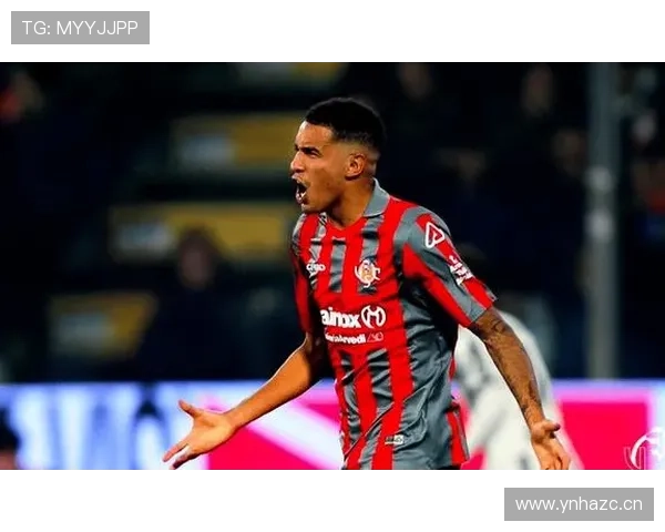 拉菲尼亚 vs 道格拉斯·科斯塔：边路进攻效率与突破能力对比